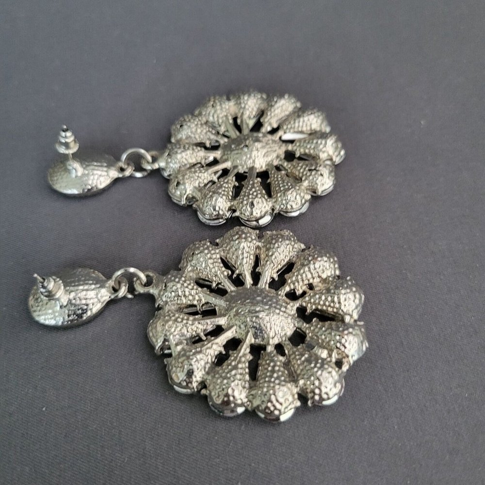 Womens Silver Tone Clear Crystal Teardrop Flower Fashion Dangle Earring 2 1/2 in - Picture 4 of 5